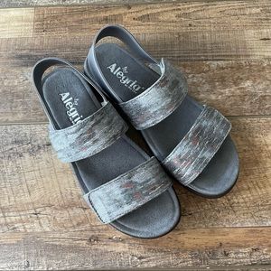 NWOT Women's Alegria by PG Lite Leah Slingback Sandal Gray Vegan Leather 36M